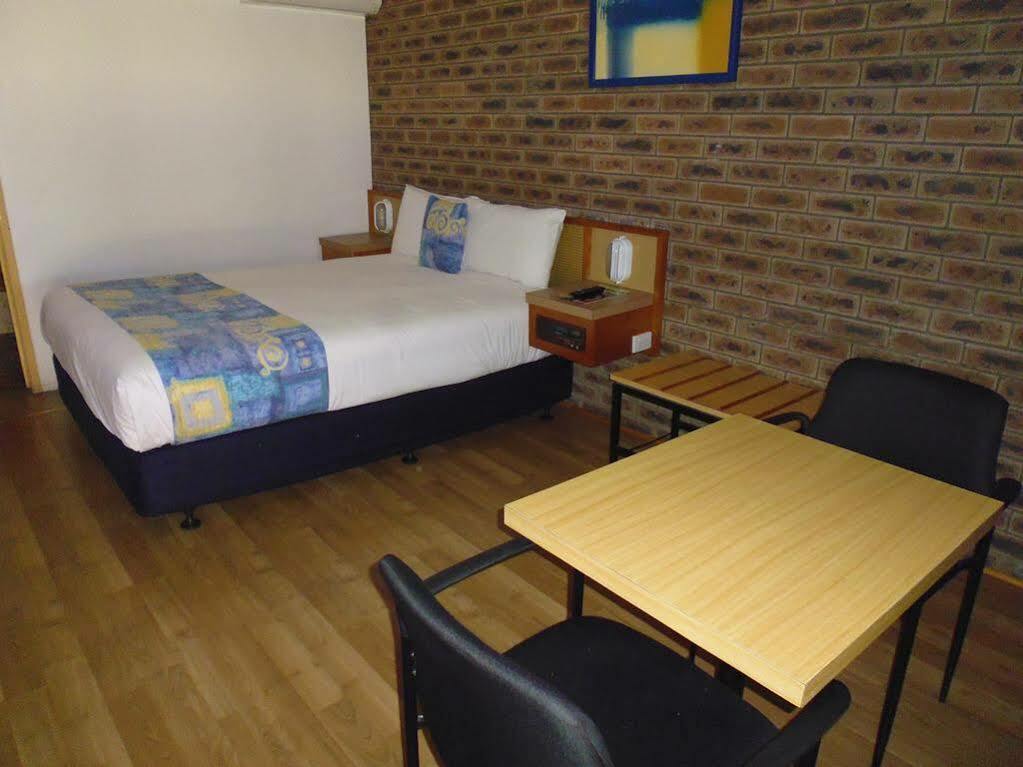 Lantern Motor Inn Маккай Экстерьер фото
